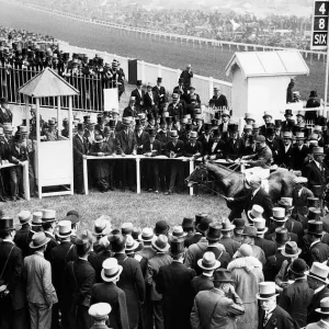 Racehorse Blenheim with jockey Harry Wragg jockey win the Epsom Derby in June 1930 Racehorse Blenheim with jockey Harry Wragg jockey win the Epsom Derby in June 1930