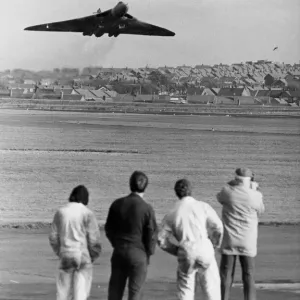 RAF Avro Vulcan XL319 Print 21/01/1983 RAF Avro Vulcan XL319 Print 21/01/1983