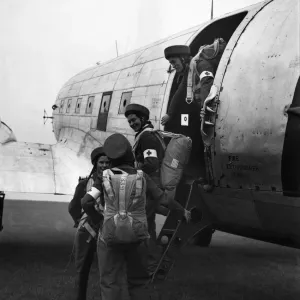 RAF Parachute Nurses. October 1948 O15033-008