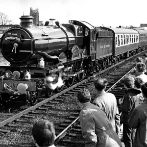 Railway enthusiasts crowd the platform at Leamington station to witness the passsing of Railway enthusiasts crowd the platform at Leamington station to witness the passsing of