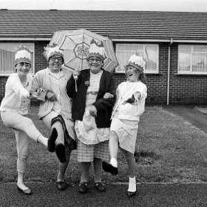 Royal Wedding Celebrations in the Rain Print 23rd July 1986 Royal Wedding Celebrations in the Rain Print 23rd July 1986