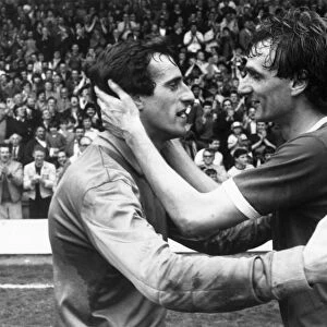 Ray Clemence (left) Tottenham Hotspur goalkeeper congratulates former teammate Phil