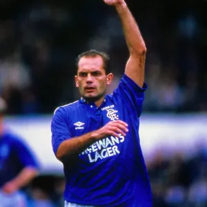Ray Wilkins in action for Rangers 1989 Ray Wilkins in action for Rangers 1989