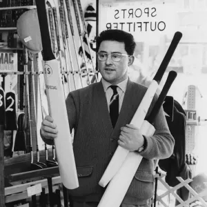 Raymond Edward Hitchcock, born 28 November 1929 in Christchurch is a former New Zealand Raymond Edward Hitchcock, born 28 November 1929 in Christchurch is a former New Zealand