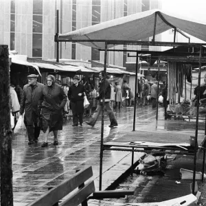 Reading market, Berkshire. February 1977 Reading market, Berkshire. February 1977