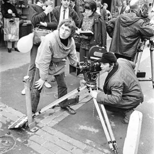 Lecture du film de tournage d'Unité de prise de vues Z Cars en extérieur Woolworth à Maidenhead. Mai 1969. Lecture du film de tournage d'Unité de prise de vues Z Cars en extérieur Woolworth à Maidenhead. Mai 1969.