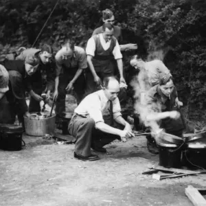 Reading Standard. Valpy Street, Reading. Cooks prepare dinner at the Reading Home Guard