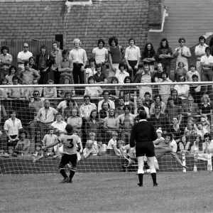 Reading v Peterborough United 1976 Football League Cup Print Reading v Peterborough United 1976 Football League Cup Print