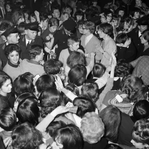 Pronto Steady Go Rave Pazzo Mod Ball all'Empire Pool Wembley, Londra. Pronto Steady Go Rave Pazzo Mod Ball all'Empire Pool Wembley, Londra.