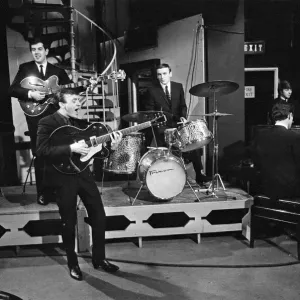 Ready Steady Go - Teenage TV pop music and dancing show on ATV TV from 1963-1966 Ready Steady Go - Teenage TV pop music and dancing show on ATV TV from 1963-1966