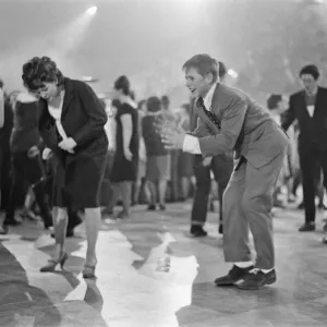 Ready Steady Go - Teenage TV pop music and dancing show on ATV TV from 1963-1966 Ready Steady Go - Teenage TV pop music and dancing show on ATV TV from 1963-1966