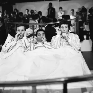 Ready Steady Go - Teenage TV pop music and dancing show on ATV TV from 1963-1966 Ready Steady Go - Teenage TV pop music and dancing show on ATV TV from 1963-1966