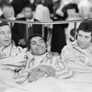 Ready Steady Go - Teenage TV pop music and dancing show on ATV TV from 1963-1966 Ready Steady Go - Teenage TV pop music and dancing show on ATV TV from 1963-1966