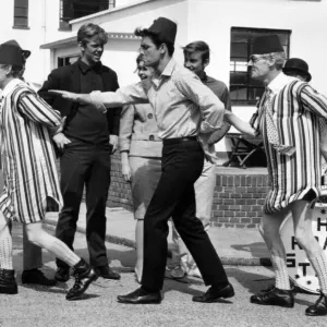 Recognise the hatted busker'? Its Cliff Richard Recognise the hatted busker'? Its Cliff Richard
