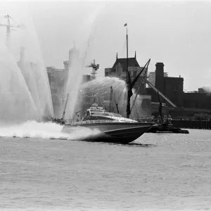 Record-breaking ocean racer Richard Branson powers his Record-breaking ocean racer Richard Branson powers his