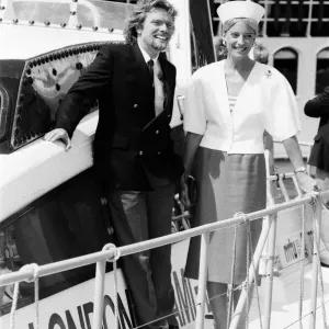 Record-breaking ocean racer Richard Branson powers his Record-breaking ocean racer Richard Branson powers his