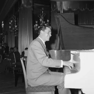 Recording Stars at Variety Clubs Golden Disc Luncheon