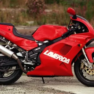 RED LAVERDA 650 MOTOR BIKE AUGUST 1997 RED LAVERDA 650 MOTOR BIKE AUGUST 1997