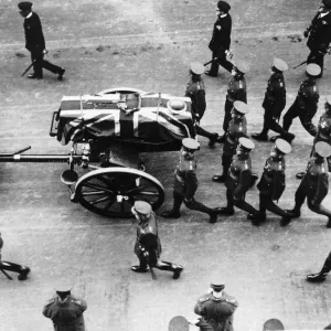 Religion-Funeral of unknown soldier the coffin passing through Whitehall DBASE MSI