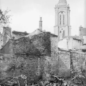 Senlis in Ruin: German Artillery Print Senlis in Ruin: German Artillery Print