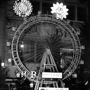 Replica of the Viennese Big Wheel in Clayton Square, during Christmas time