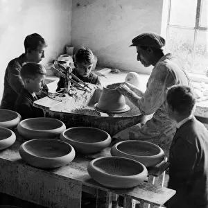 Reproducing Roman pottery at Ashtead, Surrey. Roman ideas for modern households