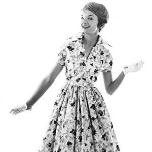Reveille Dress Fashion. June 1958 P011128