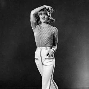 Reveille Fashions 1966: Marilyn Rickard January 1966 P006672