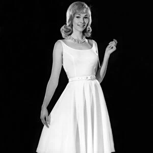 Reveille Fashions: Jo Warning. June 1962 P007796