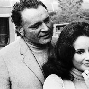 Richard Burton actor and Elizabeth Taylor with her £
