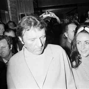 Richard Burton & Elizabeth Taylor, arrive for Liz Taylors 40th Birthday Party