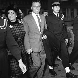 Richard Burton and Elizabeth Taylor after disembarking from The Queen Elizabeth at