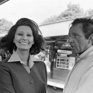 Richard Burton and Sophia Loren pictured at Brockenhurst Railway station where they are Richard Burton and Sophia Loren pictured at Brockenhurst Railway station where they are