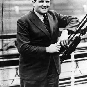 Richard Dimbleby sails to cover a Canadian Royal tour. 1939 Richard Dimbleby sails to cover a Canadian Royal tour. 1939
