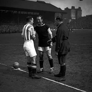 Rival capatains shake hands in the FA cup Final 1920 between Aston Villa v