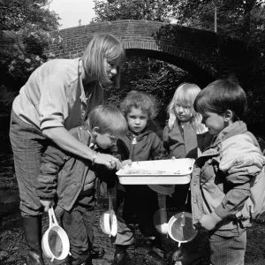 River finds - Marsden school children at work on a river project