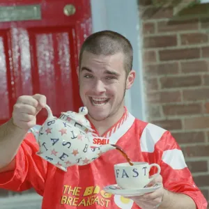 Robbie Williams apparaissant sur The Big Breakfast, émission de télévision matinale.