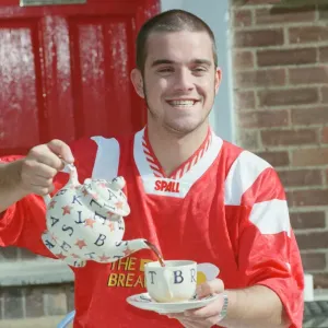 Robbie Williams appearing on The Big Breakfast'Morning TV show Robbie Williams appearing on The Big Breakfast'Morning TV show