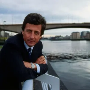 Robert Lacey beside River Clyde Glasgow November 1987 Robert Lacey beside River Clyde Glasgow November 1987