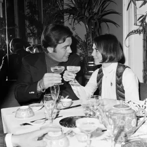 Robert Wagner and wife Natalie Wood drink champagne at the Singing Bamboo Oriental Robert Wagner and wife Natalie Wood drink champagne at the Singing Bamboo Oriental
