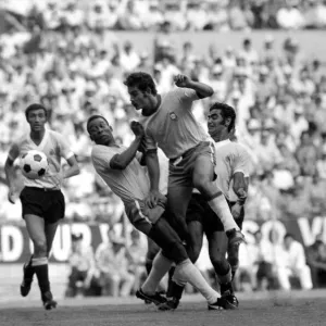 1970 World Cup Semi-Final Print: Rivelino and Pele in Action