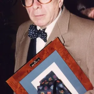 Robin Day carrying Tie Award - January 1992 21 / 01 / 1992 Robin Day carrying Tie Award - January 1992 21 / 01 / 1992