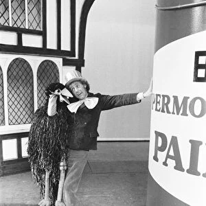 Rod Hull and Emu seen hereat the Wimbledom Theatre to view the worlds largest paint tin