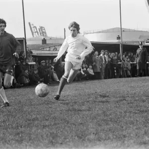 Rod Stewart (in white) playing football in his football team The Goal Diggers Rod Stewart (in white) playing football in his football team The Goal Diggers