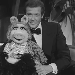 Roger Moore meets Miss Piggy from the Muppets 80-2307 Box 29 Date 1 Roger Moore meets Miss Piggy from the Muppets 80-2307 Box 29 Date 1