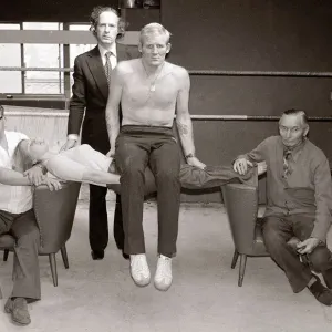 Romark Hypnotist/Magician 1976 Print - Floating Woman in Boxing Ring