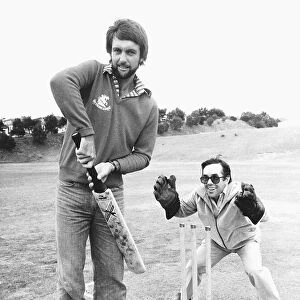 Ronnie Corbett and Peter Willey during Englands cricket tour of Australia 1979 / 1980
