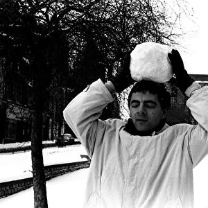Rowan Atkinson during a flying a visit to Newcastle - having fun in the snow 14 / 01 / 87