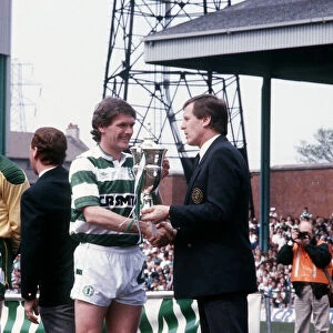Roy Aitken and Billy McNeill of Celtic with the League Championship Trophy 1988