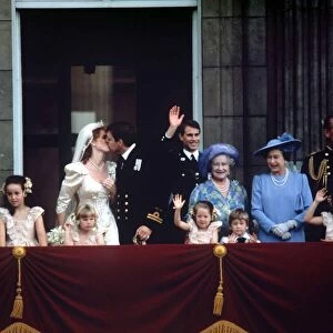 THE ROYAL FAMILY ON THE BALCONY OF BUCKINGHAM PALACE AFTER THE ROYAL WEDDING OF THE DUKE